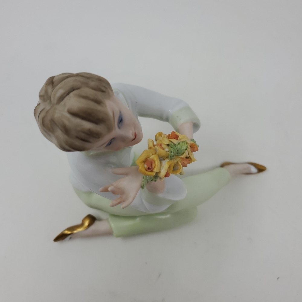 WALLENDORF Figurine Lady Sitting with Bouquet 6.75" Mint 1764 #1757 (2WLL005) - Picture 7 of 13